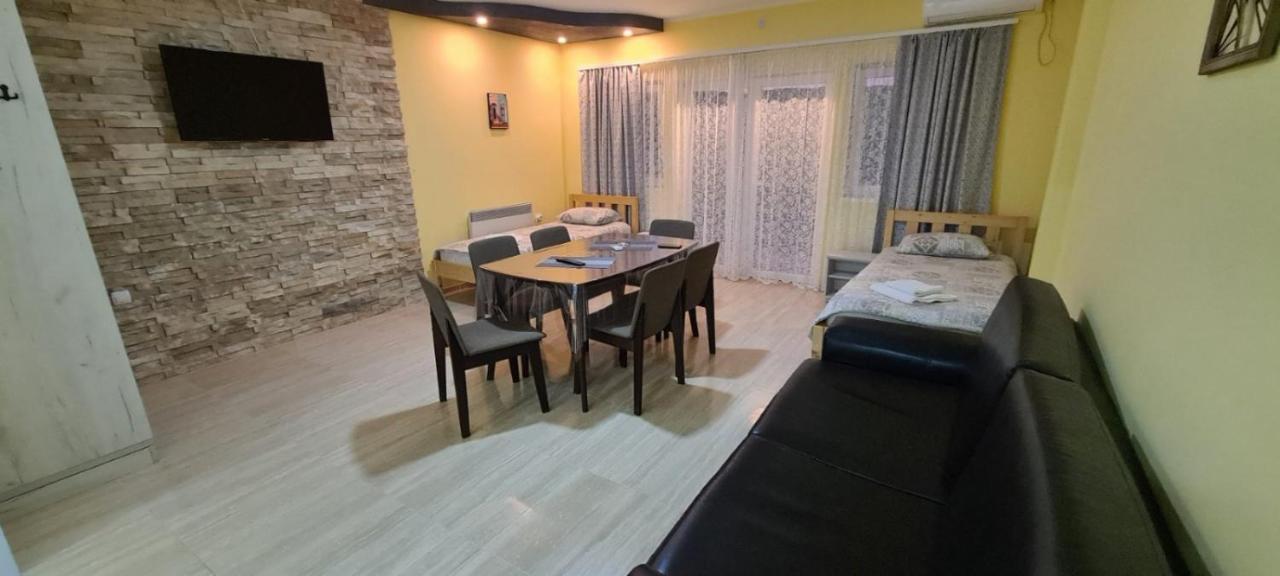 Ra Apartmani Rednek Szoba fotó