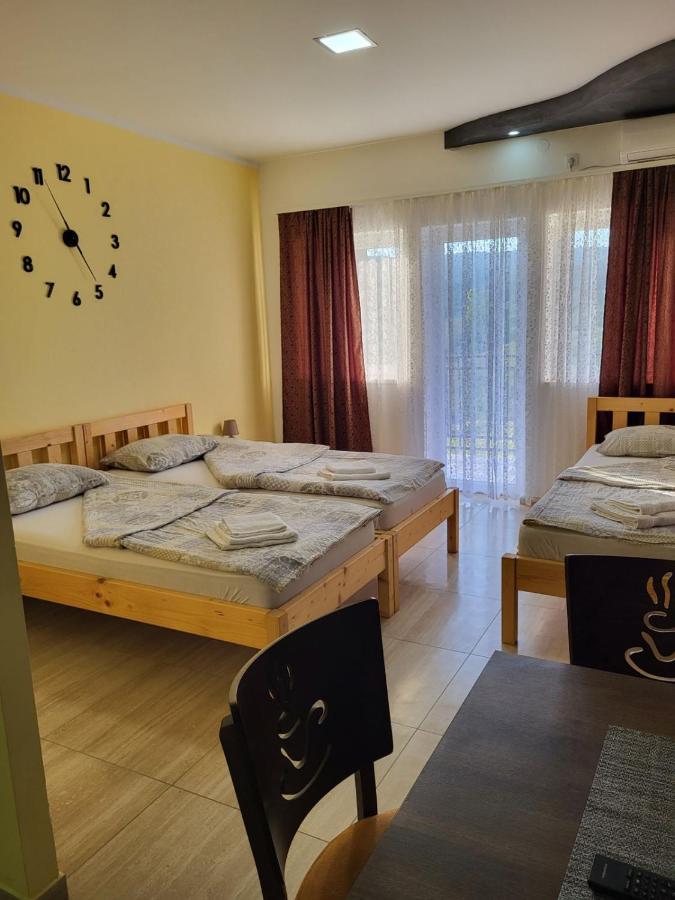 Ra Apartmani Rednek Szoba fotó