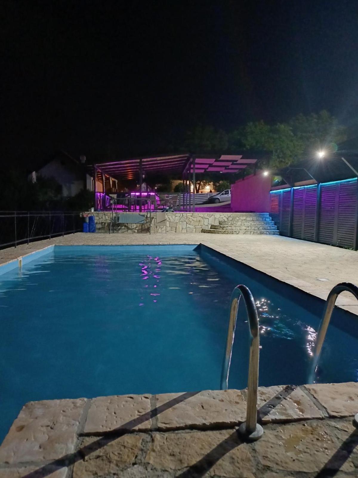 Ra Apartmani Rednek Kültér fotó
